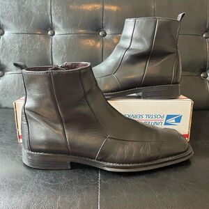 Kenneth Cole Side Zip Ankle Boots‎